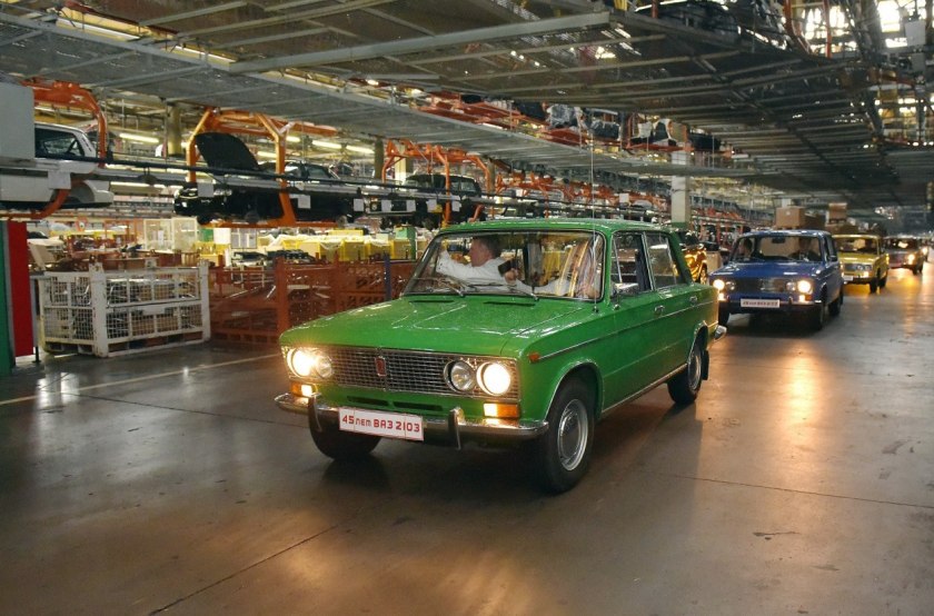 Поклонники классических моделей LADA празднуют юбилей